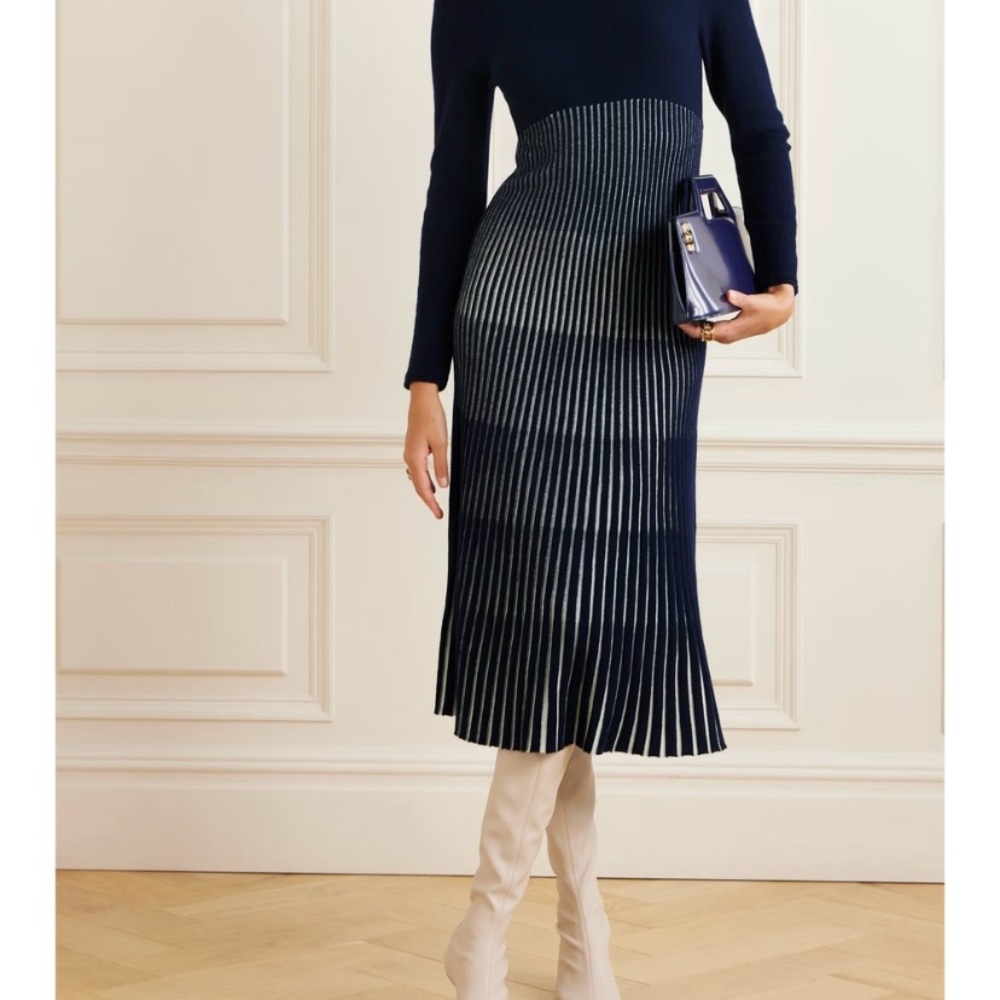 Elegant Lisa Yang cashmere Finley dress